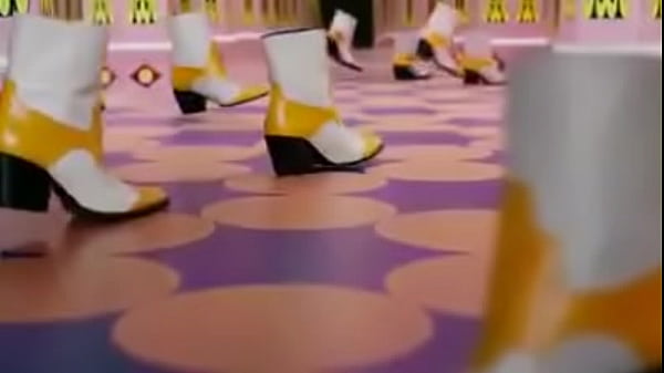 Korean girls performing yummy in the funfair on the first day of Festival (teaser mv)