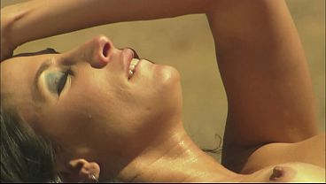 MILF morena montando polla