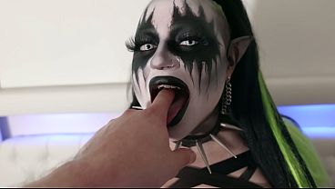 Follando el culo de una chica gótica finlandesa