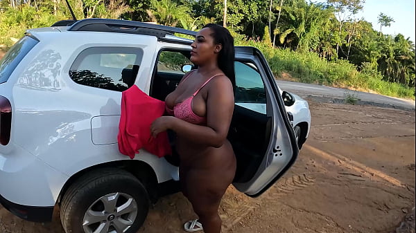 Follando a la mulata culona de Bahía en la casa en construcción y en el coche - May Silva