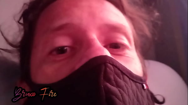 ¡Casado se sienta a mi lado en el autobús y sigue parpadeando al ver a mi Rola! Completo en xvideos rojo