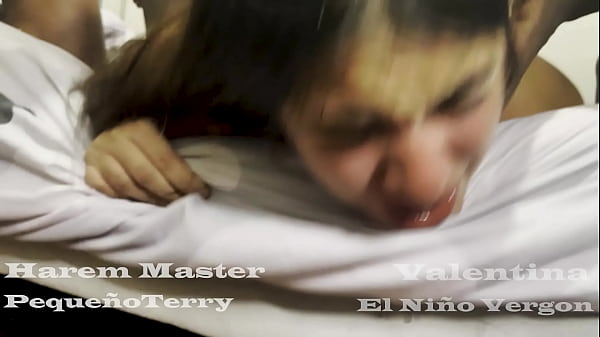 Chica chilena hace su primer gangbang