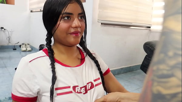 i8-YEAR-OLD COLOMBIAN STEPSISTER WANTS TO KNOW WHAT MEN HAVE BETWEEN THEIR LEGS - Natalygirl