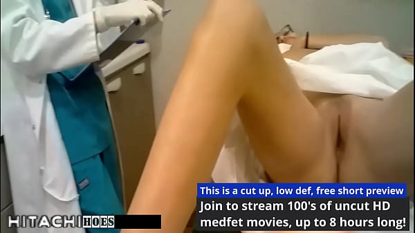 Conviértete en médico en Tampa y dale a la estudiante de primer año Angel Santana orgasmos obligatorios con la varita mágica Hitachi durante el examen físico para la universidad en HitachiHoes - Reup