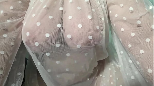 Preciosas tetas grandes en primer plano. MILF con tetas caídas.