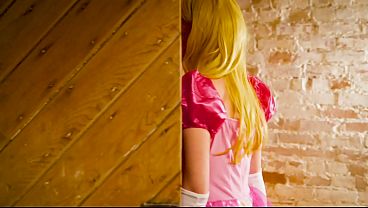 La princesa Peach Sky Pierce pierde la cabeza con el gran pene negro de Bowser - Parodia porno de cosplay de Super Mario