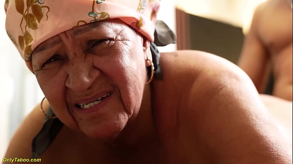 gordita abuela de 72 años follada analmente duro