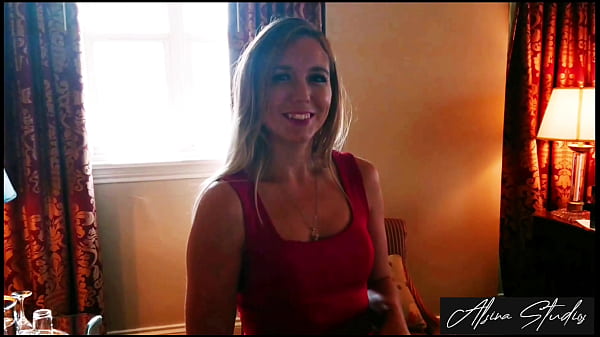 Un viaje de trabajo se convierte en un marido infiel con sexo caliente con una