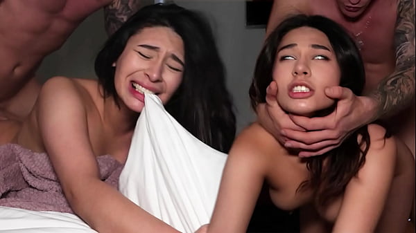 Una belleza nativa intenta el sexo interracial