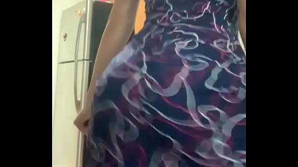 culo sacudiendo chica blanca twerking en vestido de sol perra sexy