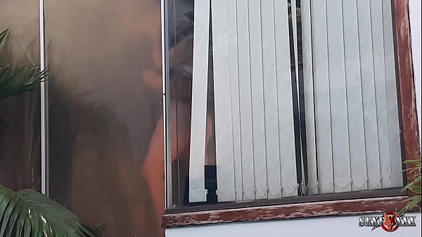 Vecino cornudo graba a su esposa follando