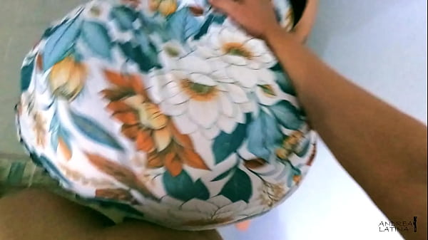 Mujer madura de culo grande se escapa de su marido