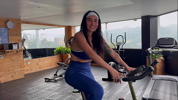 CULEO CON MI VECINA DESPUES DE SALIR DE EL GYM