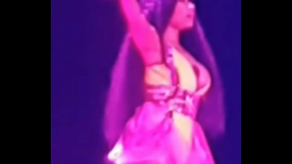 Nicki minaj nipslip en directo en Luxemburg