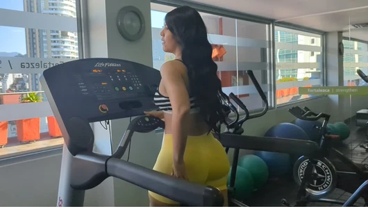 Big Colombian booty has intense sex after a gym workout